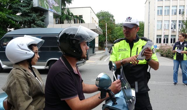 Polislerden sürücülere "güvenli sürüş" uyarısı