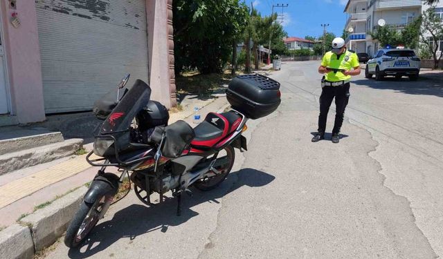 Devrilen motosikletin sürücüsü yaralandı