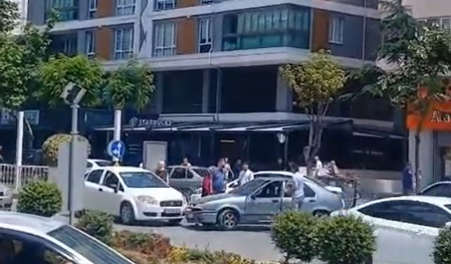 Niğde’de 2 otomobil çarpıştı