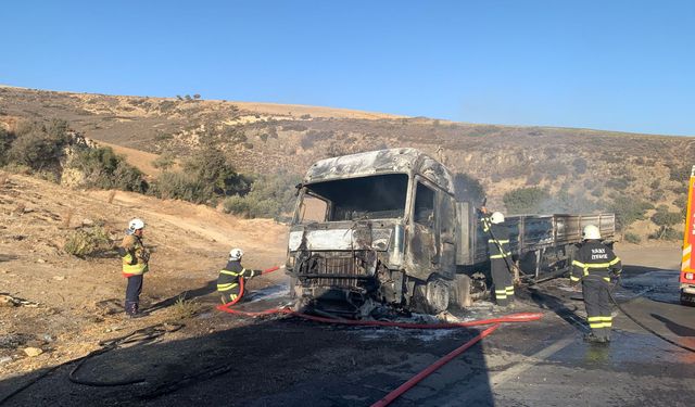 Ekmek teknesi yanan tır sürücüsü göz yaşlarına boğuldu