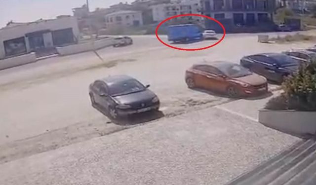 Kargo aracıyla otomobil çarpıştı