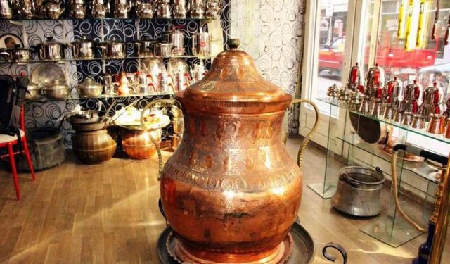 Dev bakraca evladı gibi bakıyor