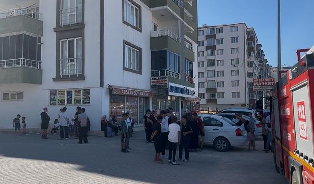 Doğum günü kutlaması binada yangın paniğe neden oldu