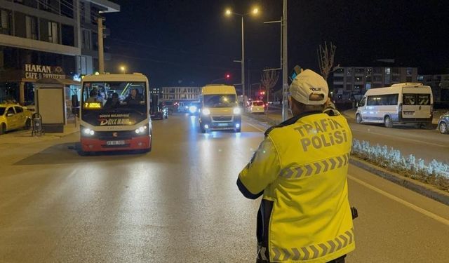 Denetimlerde 207 araç trafikten men edildi
