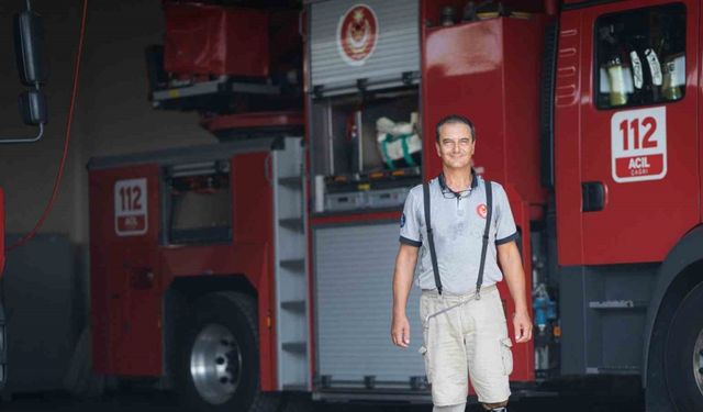 Engelli itfaiyeci çok sevdiği mesleğinden hiç kopmadı