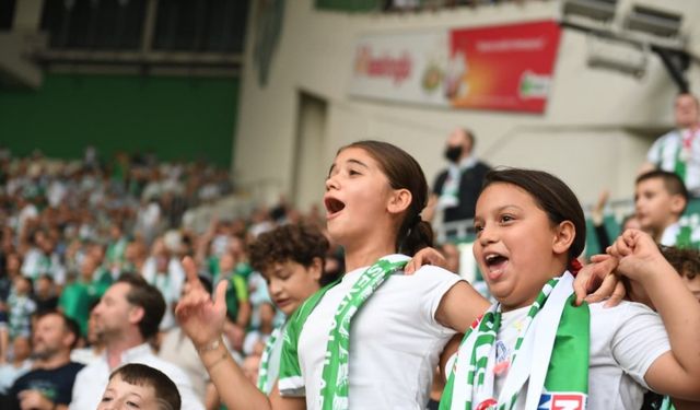 İlk defa maça giden çocukların heyecanı...