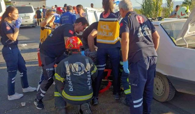 Kazazedelere yardım etmek isterken kazaya neden oldu