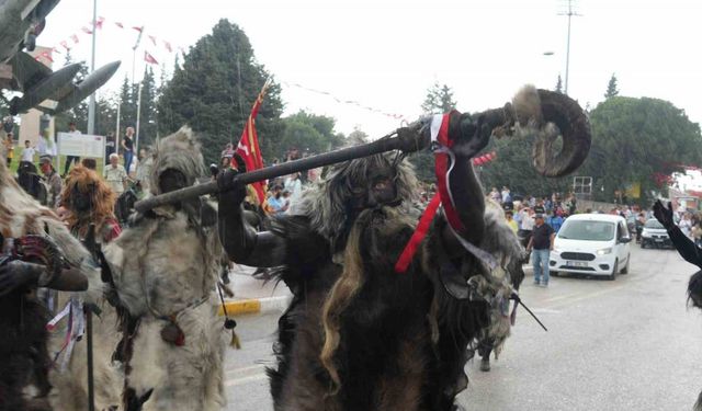 Keçi kılından bıyık, baca kurumundan boya