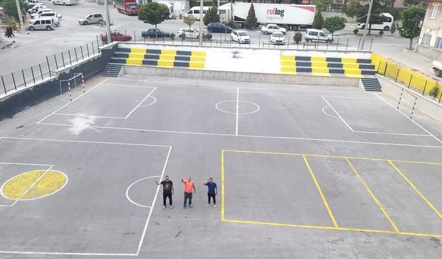 Öğretmenlerden örnek davranış