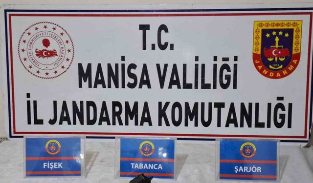 Şüpheli gençten tabanca ve mermi çıktı