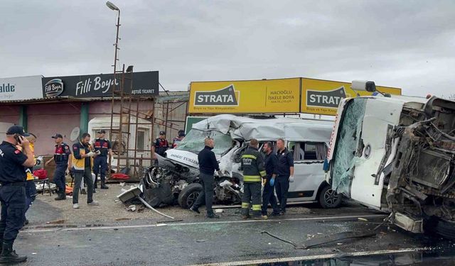 Korkunç kaza: 3 ölü, 9 yaralı