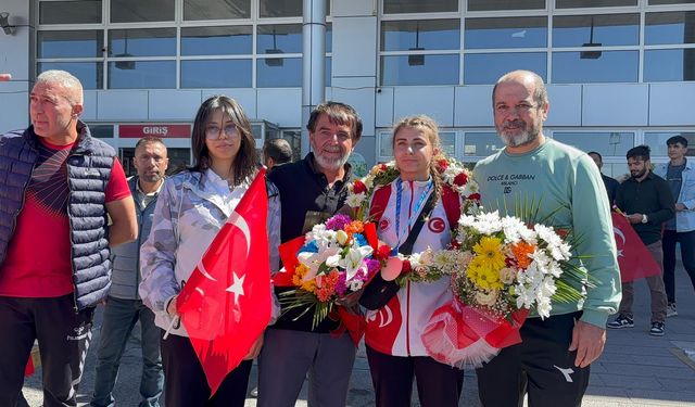 Milli Sporcu Melek Yiğit'ten Avrupa’da gümüş madalya gururu
