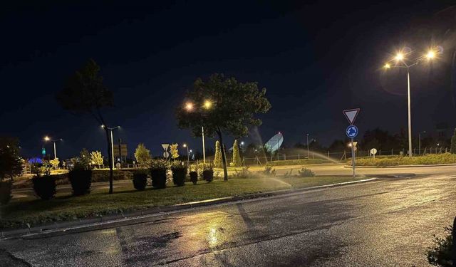 Yola akan su tehlike oluşturuyor