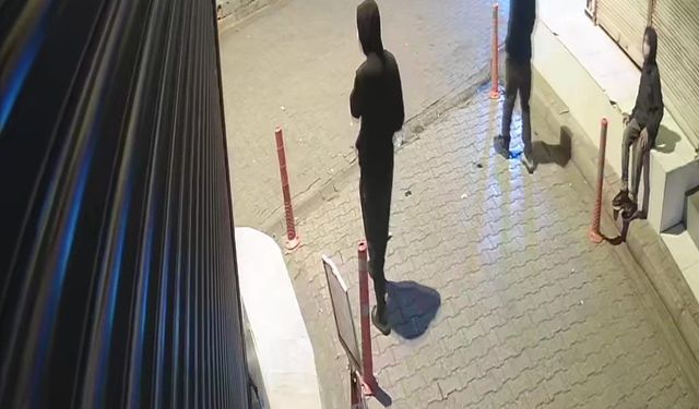 3 kardeşin soygunu kamerada