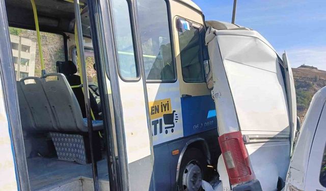 Zincirleme kazada 6 araç birbirine girdi: 6 yaralı