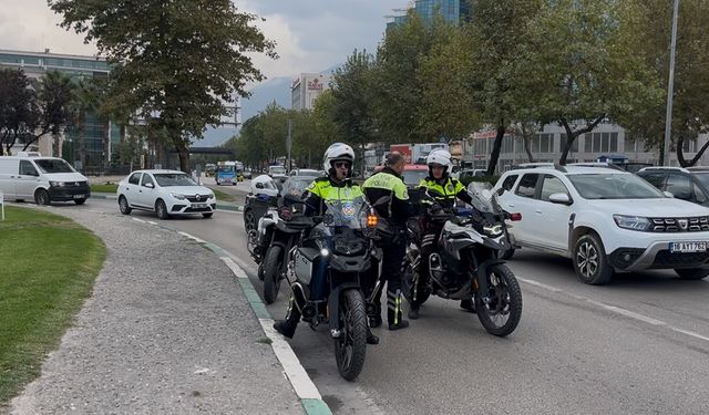 Boş bırakılan valiz ekipleri teyakkuza geçirdi