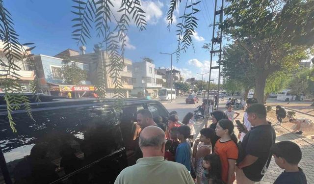 Çocuklar, hediye oyuncaklarla sevindi