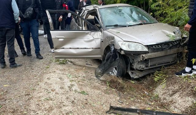 Araç şarampole yuvarlandı; 1 ölü 4 yaralı