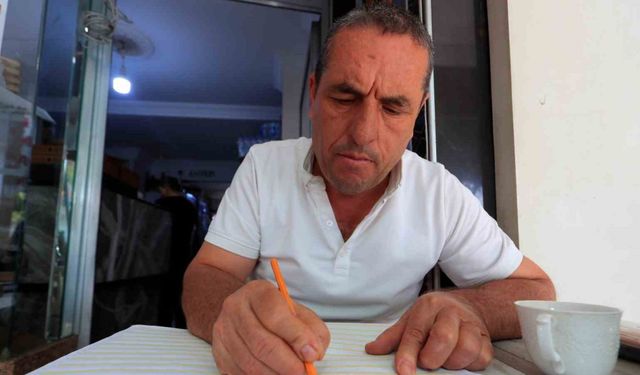 Ehliyet sahibi olabilmek için 48 yaşında okuma-yazma öğrenmeye başladı