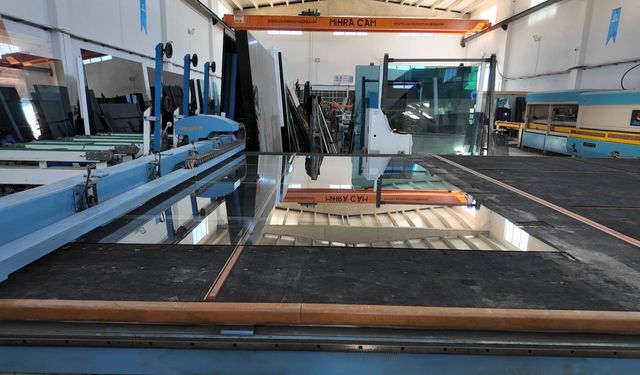 Erciş’te kurulan cam atölyesi bölgenin ihtiyacını karşılıyor