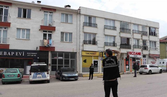 Eşinin yaşadığı binaya tüfekle ateş eden şahıs yakalandı