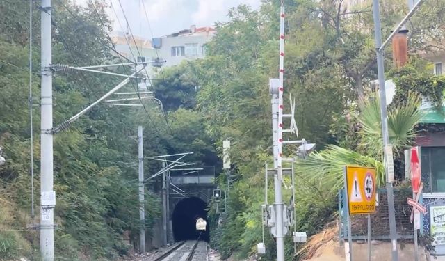 Evlerin altından geçen 114 yıllık tren tüneli mahalleyle bütünleşti