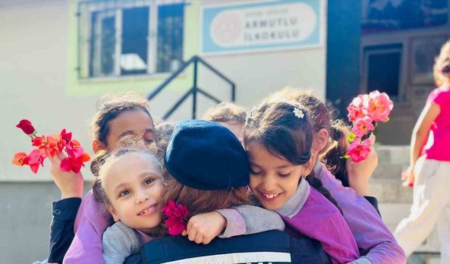 Jandarma kız çocuklarını unutmadı