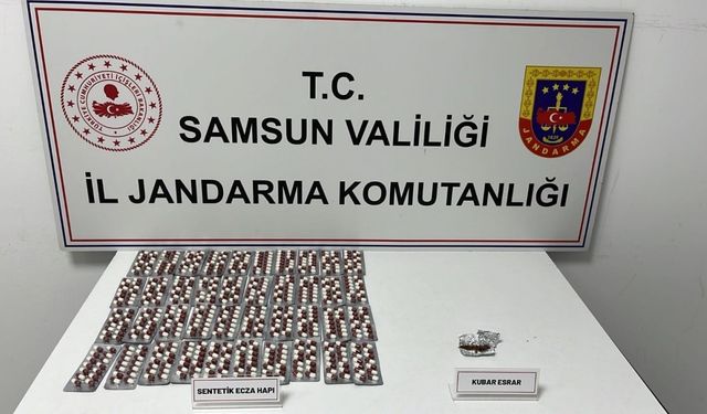 Jandarma taksideki yolcuları uyu*şturucuyla yakaladı