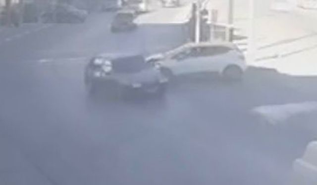 Karaman’da iki otomobil çarpıştı: 1 yaralı