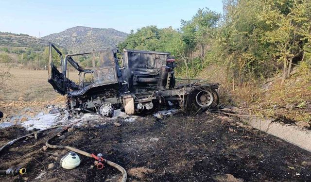 Kaza yapan tır yanarak kül oldu