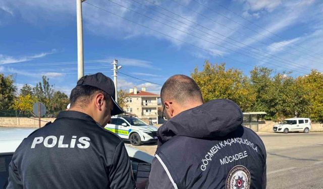 Düzensiz göç operasyonu: 8 göçmen yakalandı