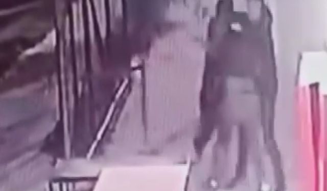 Lise öğrencilerini dövüp bacaklarından bıçakladılar