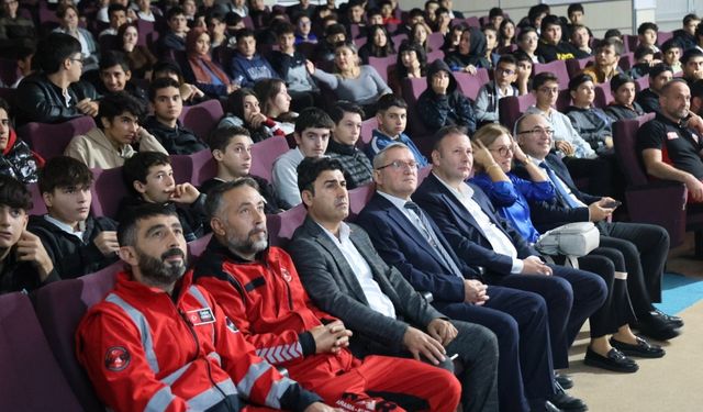 Öğrencilere afet bilinci eğitimi