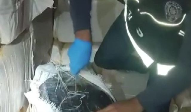 Samanların arasında milyonlarca liralık elektronik sigara ele geçirildi