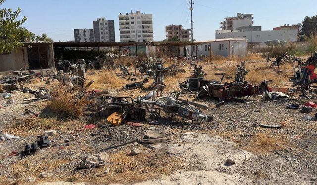 Terk edilen yediemin parkındaki araçlar yağmalandı