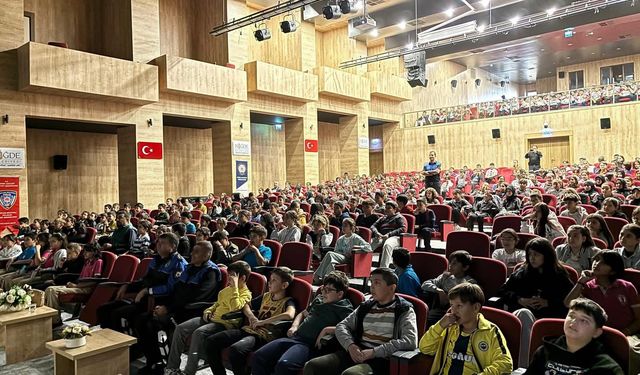 Niğde’de öğrencilere akran zorbalığı eğitimi