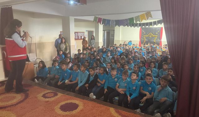 Niğde’de öğrenci ve velilere ilk yardım farkındalık eğitimi