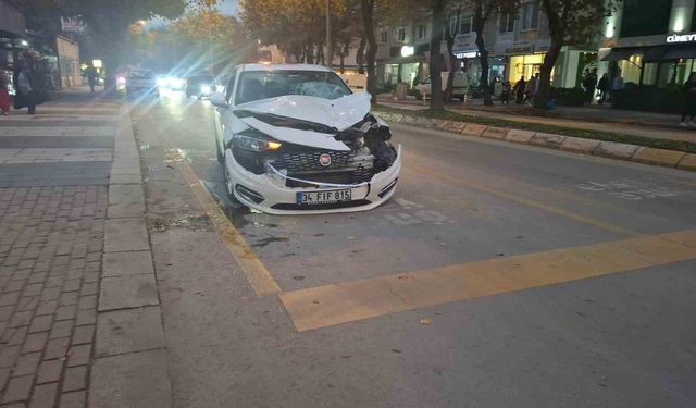 Yolun karşısına geçmek isterken otomobil çarpan kadın öldü