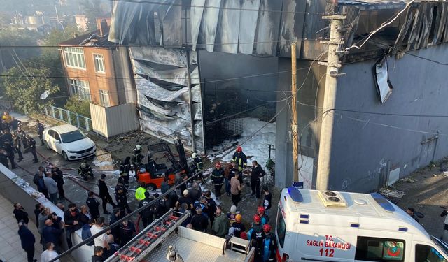 Parfüm dolum tesisinde çıkan yangında 6 ölü, 4 yaralı