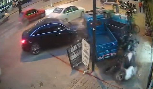 Kaza anı güvenlik kamerasına yansıdı