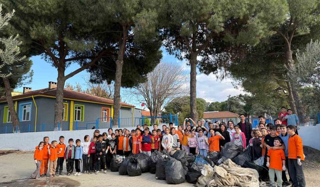 Öğrencilerden örnek çevre temizliği etkinliği