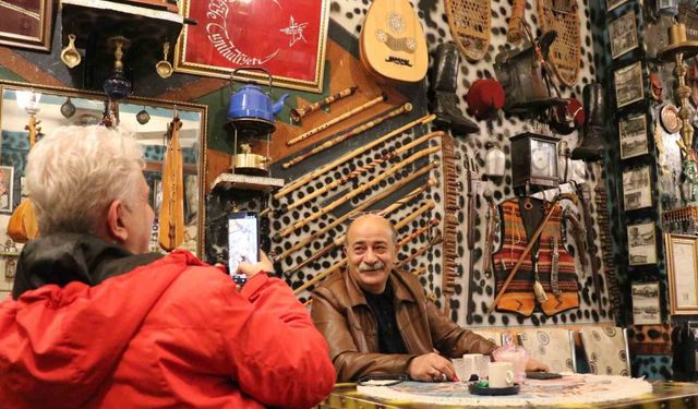 Hurdacıdan aldığı bir demlikle başladı