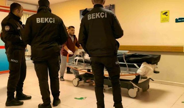 Kaldırımda durup tartıştığı kişiye ateş açtı