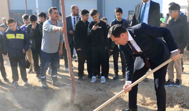 Karatay’da 10 bin 400 metrekarelik alanda fidan dikildi