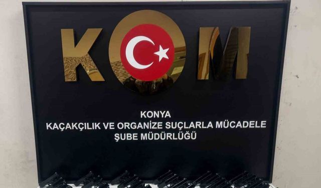 Yüzlerce silah ve silah parçası ele geçirildi