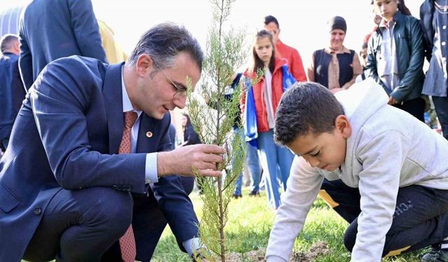 Kulu ve Karapınar’da fidanlar toprakla buluştu