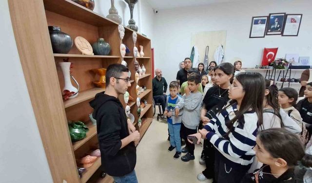 Kursiyer öğrencilerden engelli bireylere ziyaret