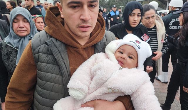 Lösemiye yenik düşen genç polisi 8 aylık kızı üzerinde 'polis' yazan beresiyle uğurladı
