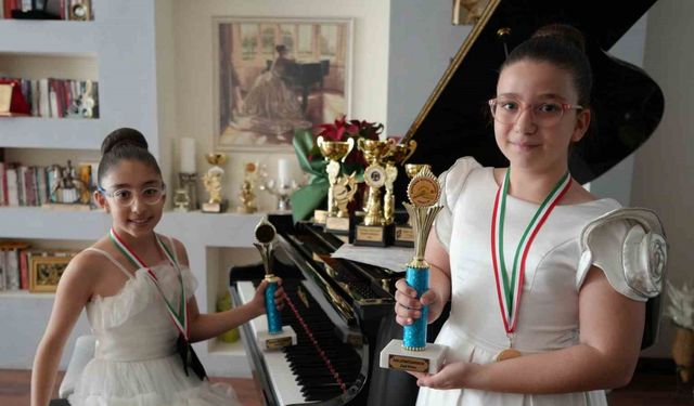 Minik piyanistler dünya şampiyonu oldu