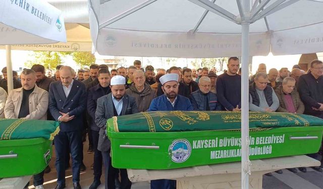 Oğlu tarafından öldürülen adam toprağa verildi